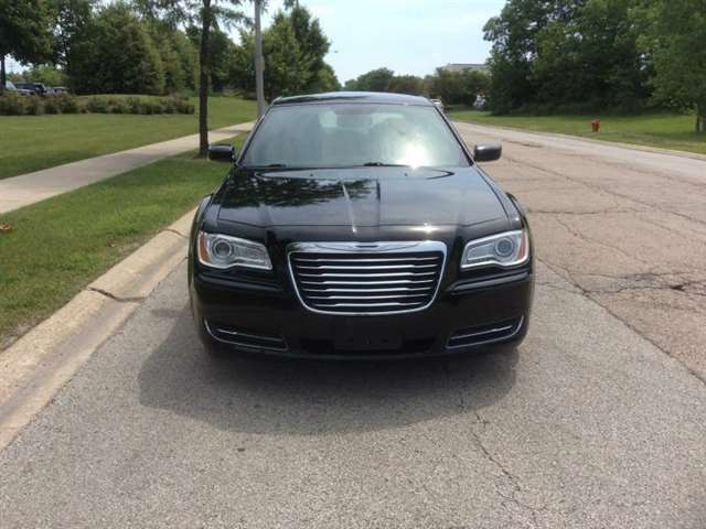 2012 Chrysler 300 4dr Sedan